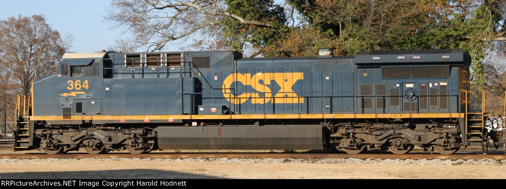 CSX 364 has been repainted in the YN3 scheme